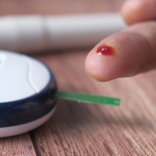 Naturally regulates blood sugar levels